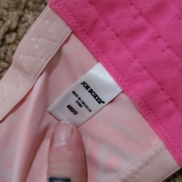 Pink lace bra - Picture 3 of 3